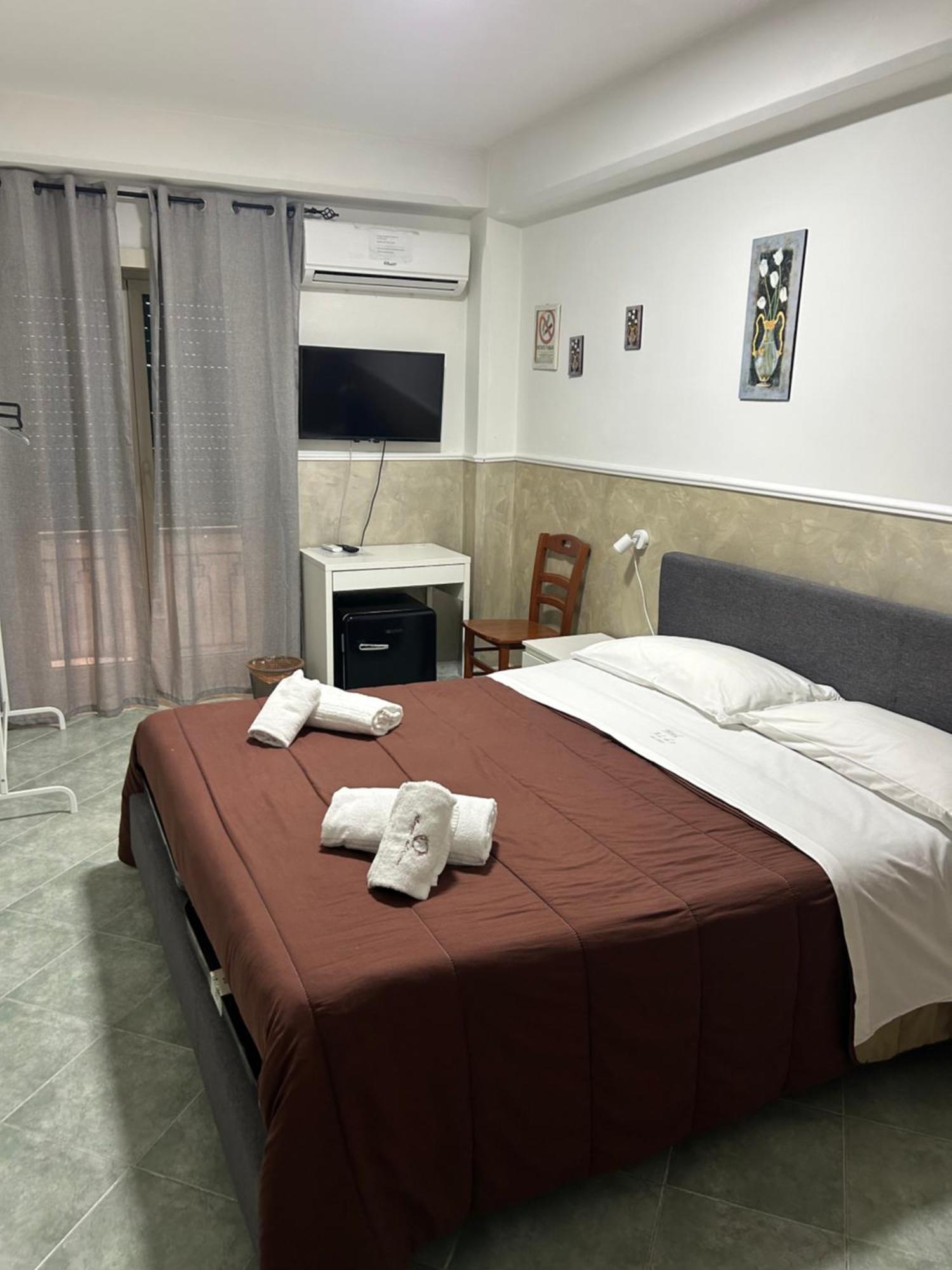 Hotel Alloggio Del Conte Naples Exterior photo